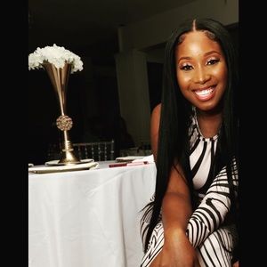 Meet your Posher, Derika